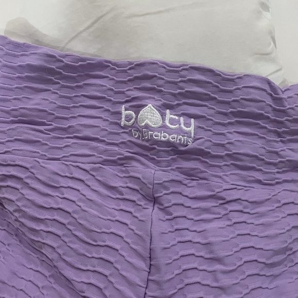 Never won, not my color - so comfy though! - Picture 3 of 3